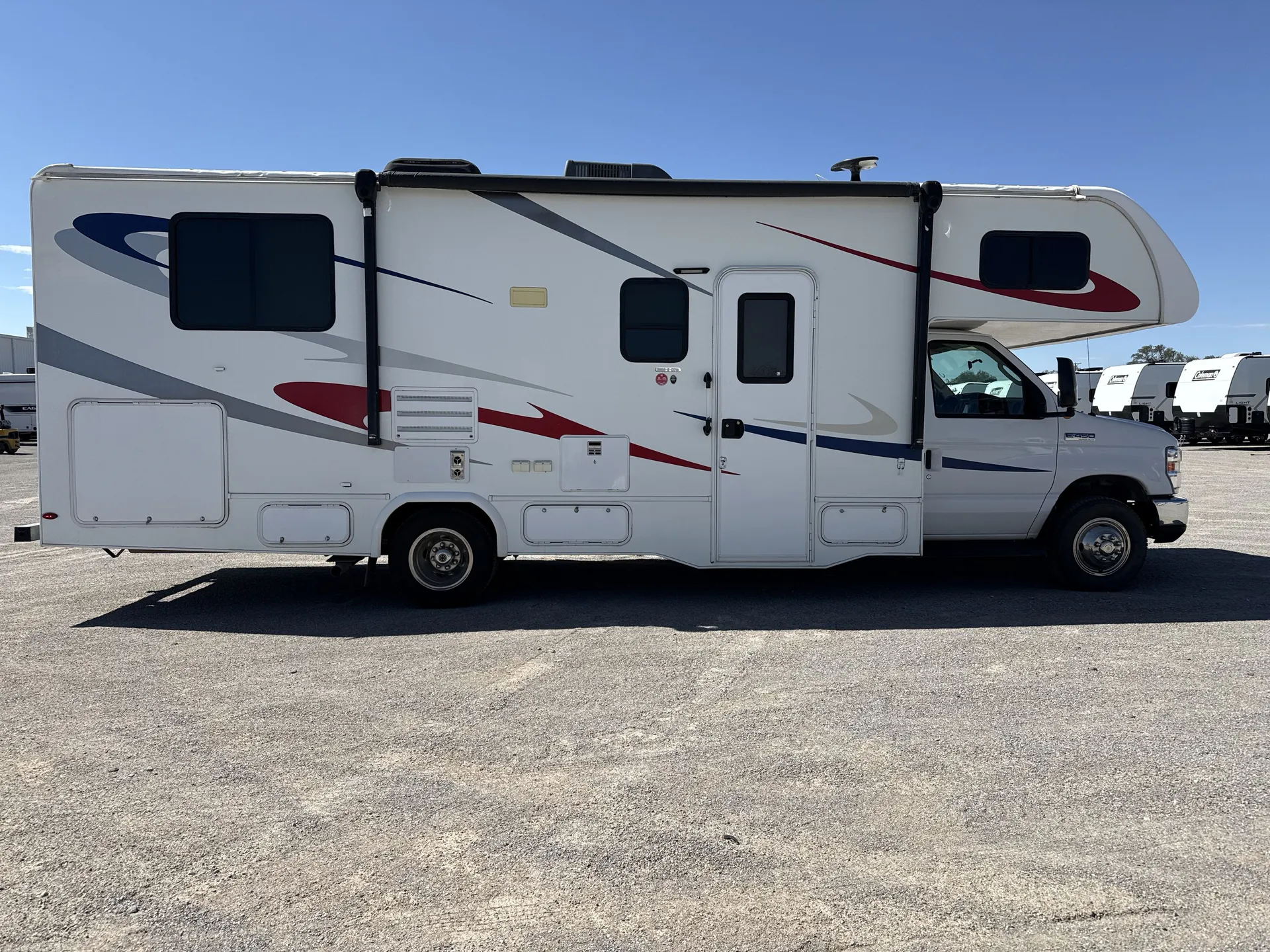 2019 Forest River Sunseeker 3050S — campside