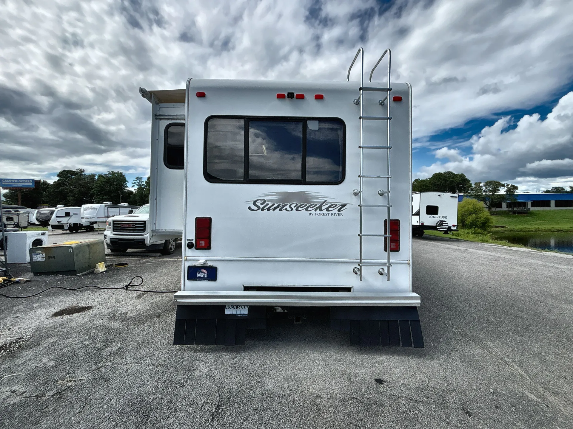 2013 Forest River Sunseeker 3050S — backside
