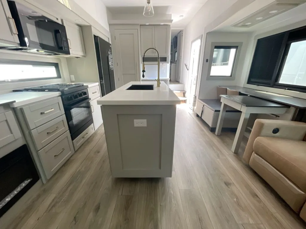 2026 Brinkley Model Z 3515, Photos photo 21