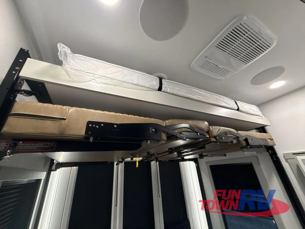 2026 Brinkley Model G 3520, Photos photo 40