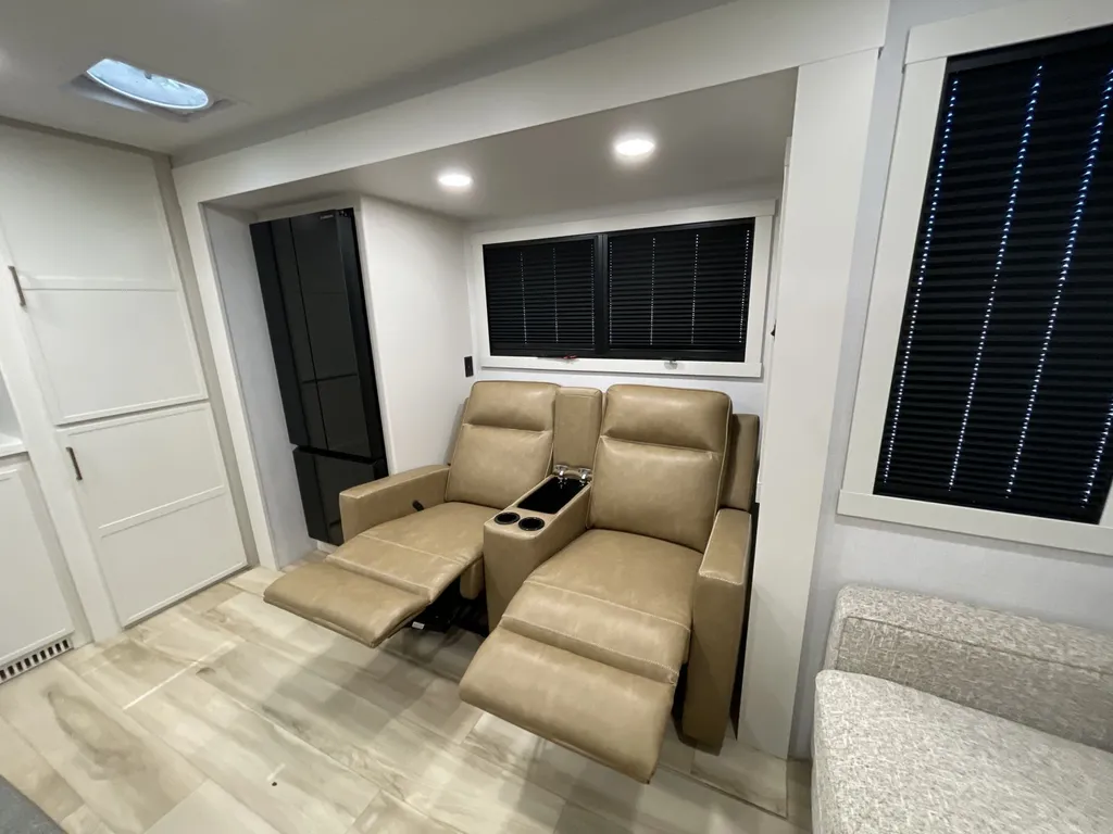 2025 Brinkley MODEL I 275, Photos photo 38