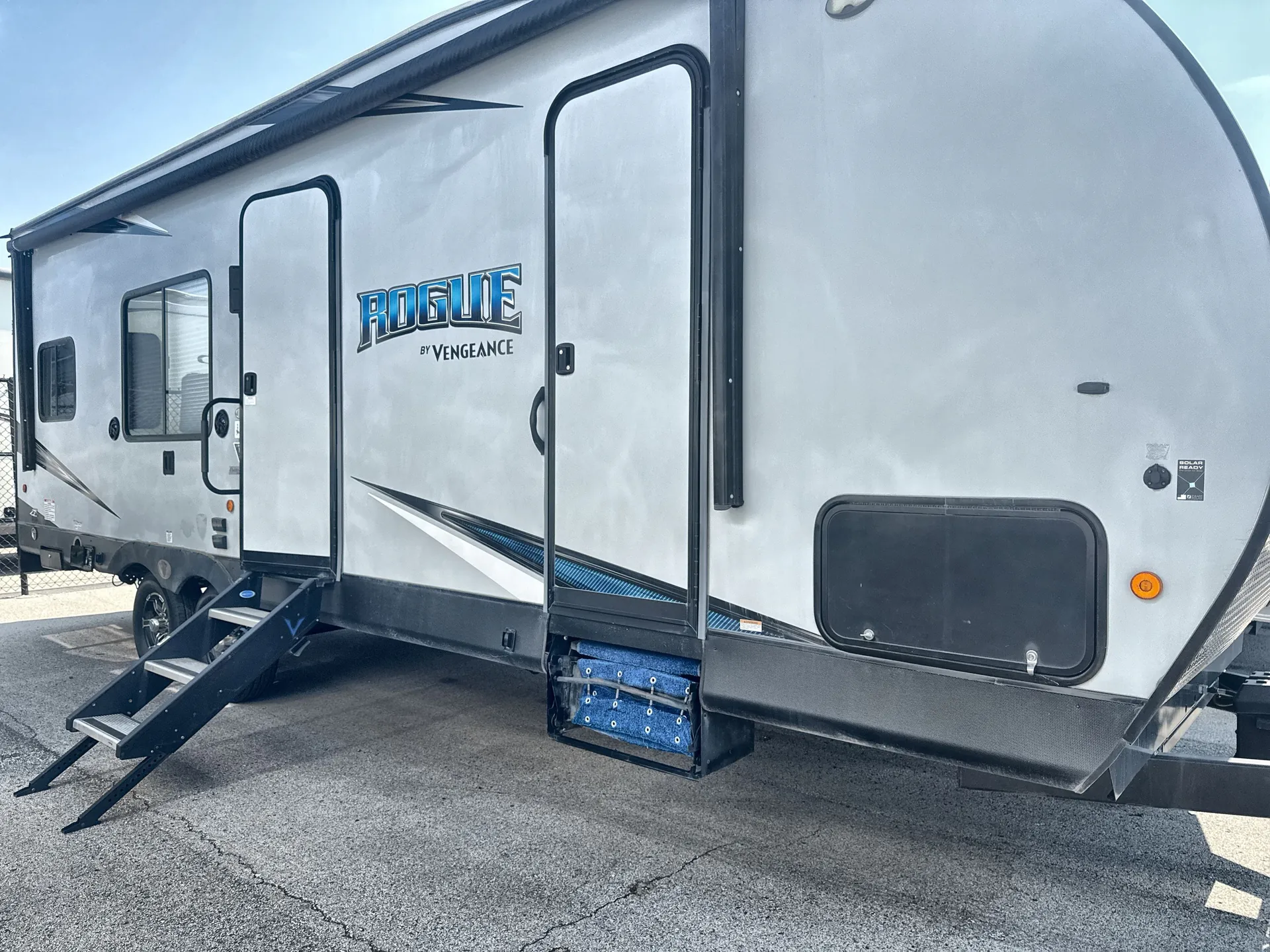 2020 Forest River Vengeance Rogue 25V — campside