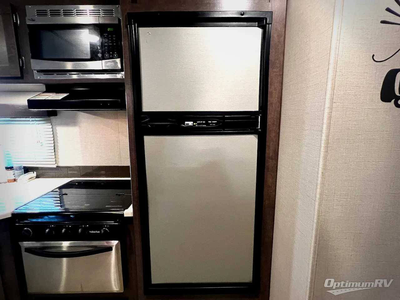 2018 CrossRoads Sunset Trail Super Lite SS289QB dealer photo 9 from Optimum RV