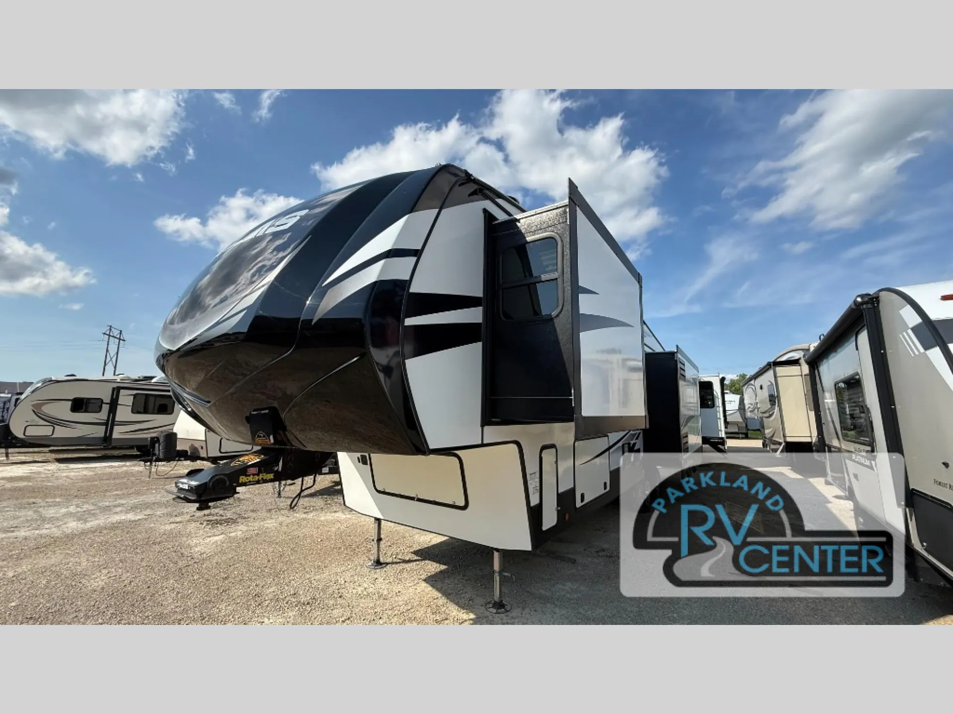 2020 Dutchmen Atlas 3172RLKB - Photo 3