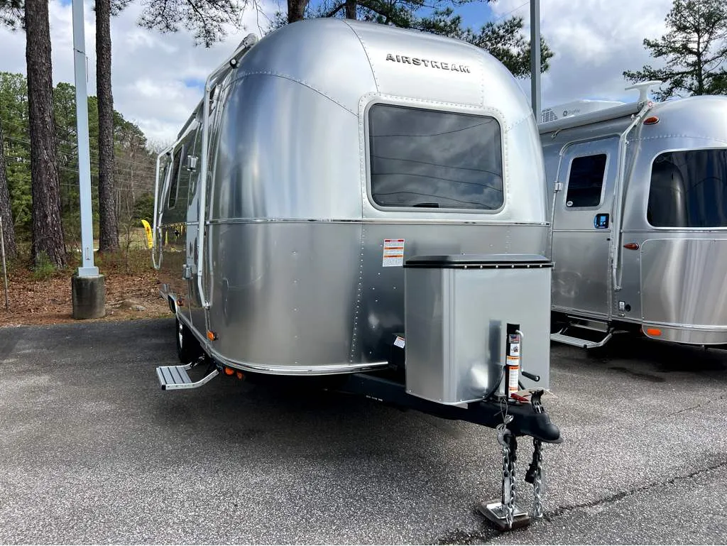 2026 Airstream WORLD TRAVELERUSA 22RB - Main photo