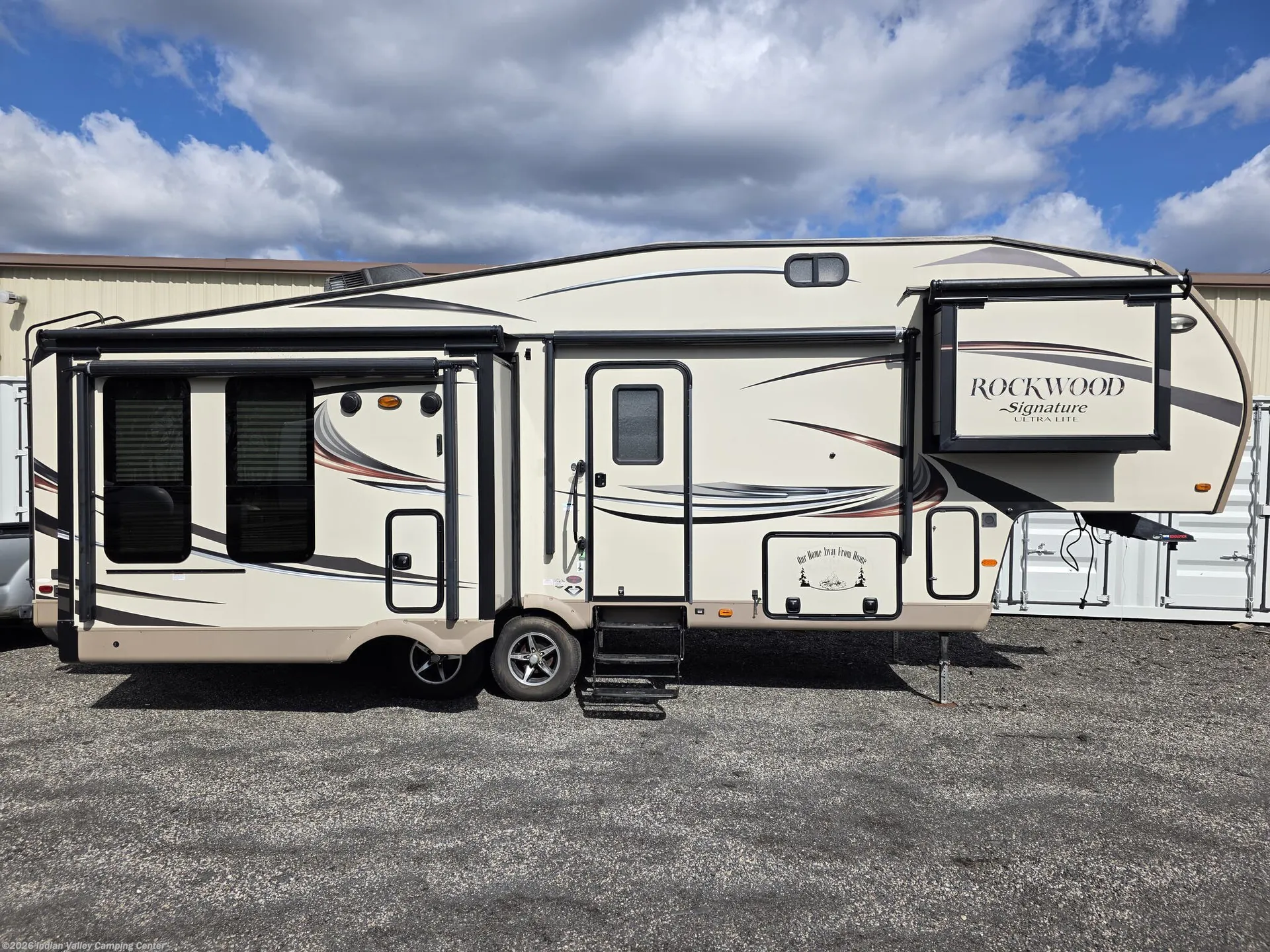 2016 Forest River Rockwood Signature Ultra Lite 8289WS - Photo 4