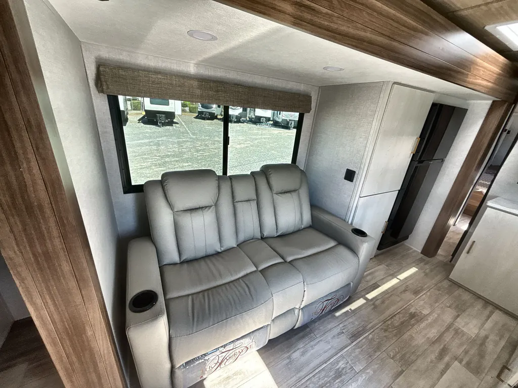 2026 Forest River Vibe Extreme Lite 2400RB, Photos photo 2