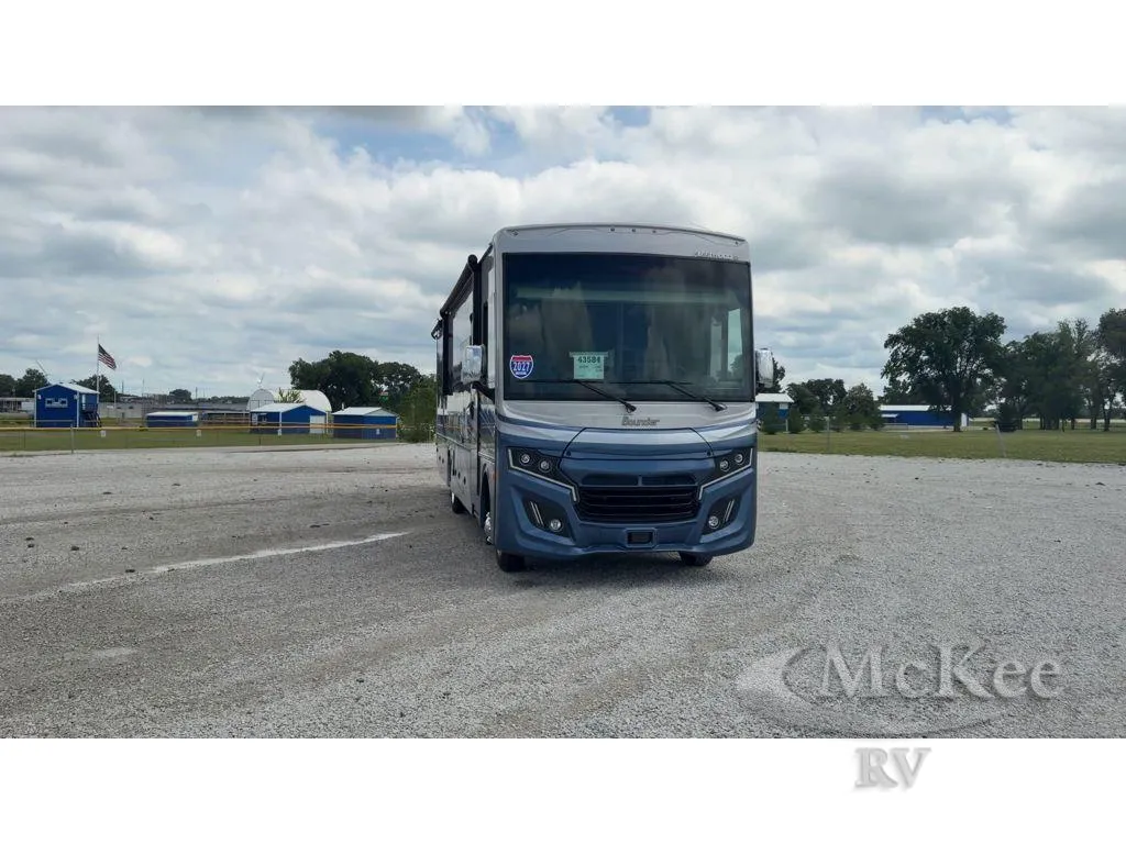 2027 Fleetwood Bounder 33C - Photo 3