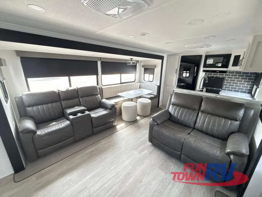 2026 Forest River Solaire 3060RKTS, Photos photo 11
