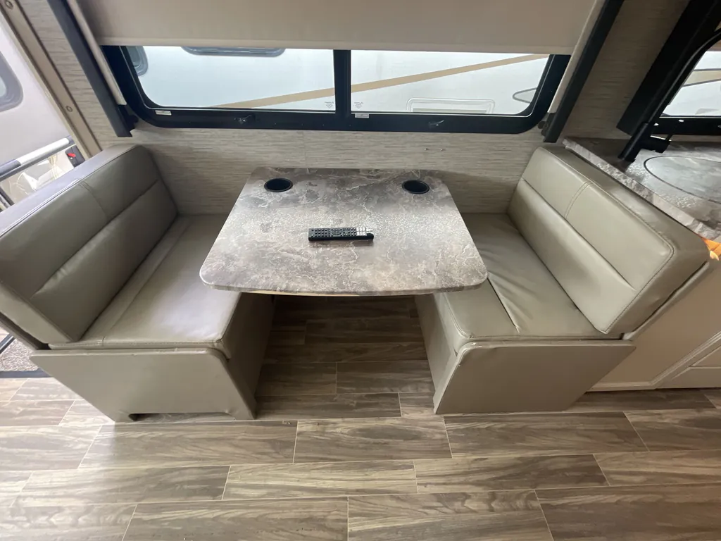 2022 Thor Motor Coach Axis 24.3, Photos photo 17