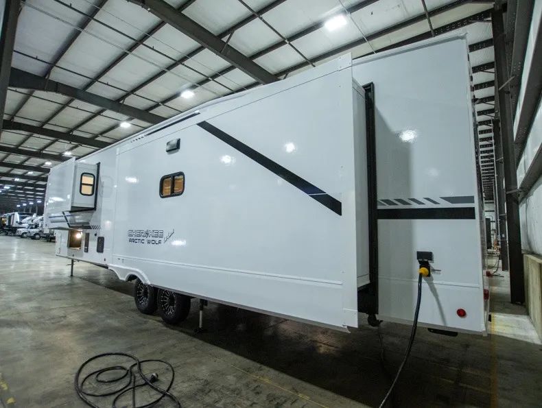 2026 Forest River Cherokee Arctic Wolf 38LEAHG - Photo 4