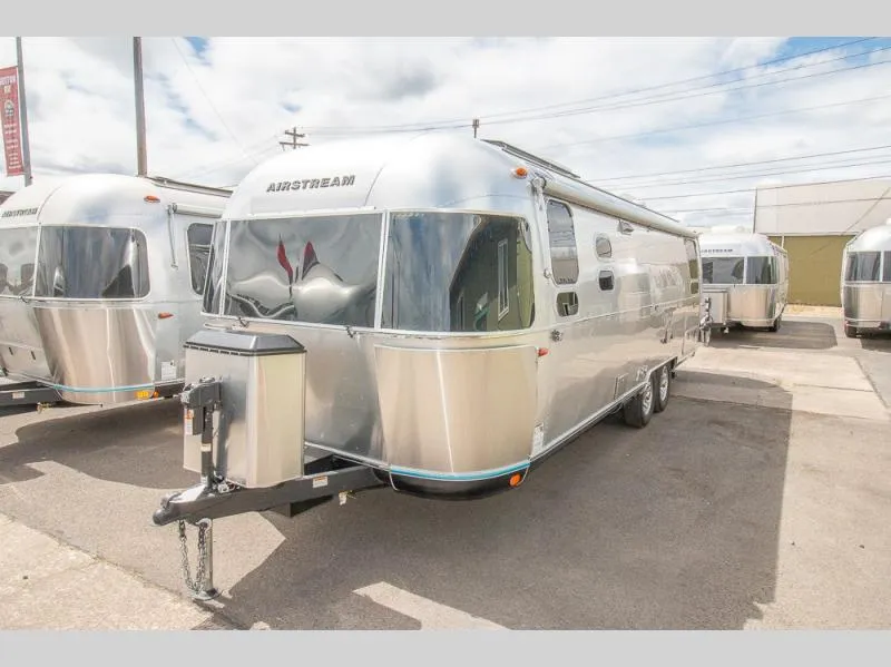 2026 Airstream Classic 28RB - Photo 2