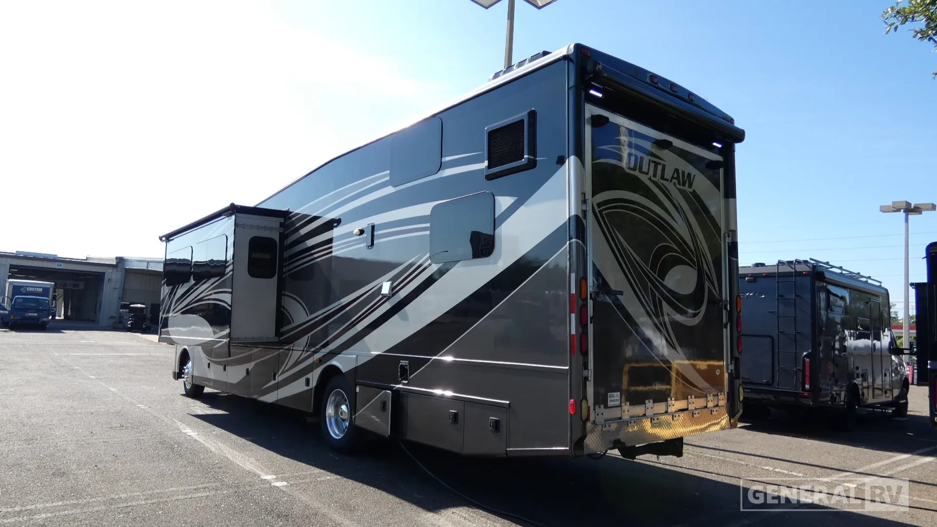 2016 Thor Motor Coach Outlaw 37LS - Photo 4