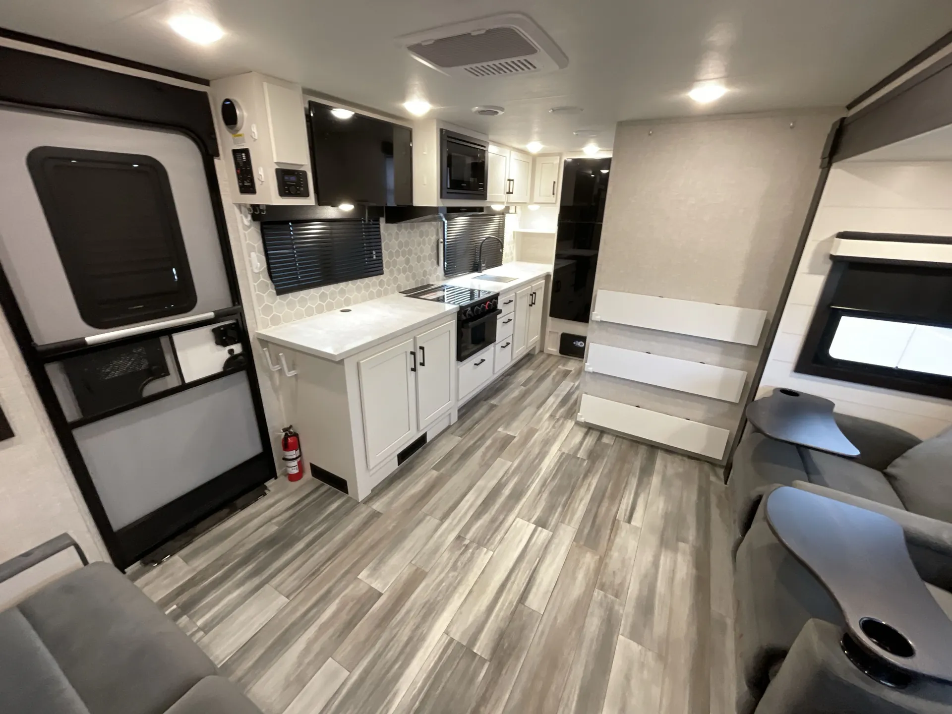 2024 Jayco Jay Feather 19MRK — living area main
