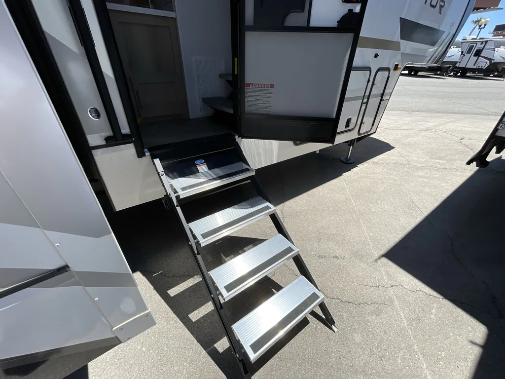 2025 Keystone Raptor 415, Photos photo 25