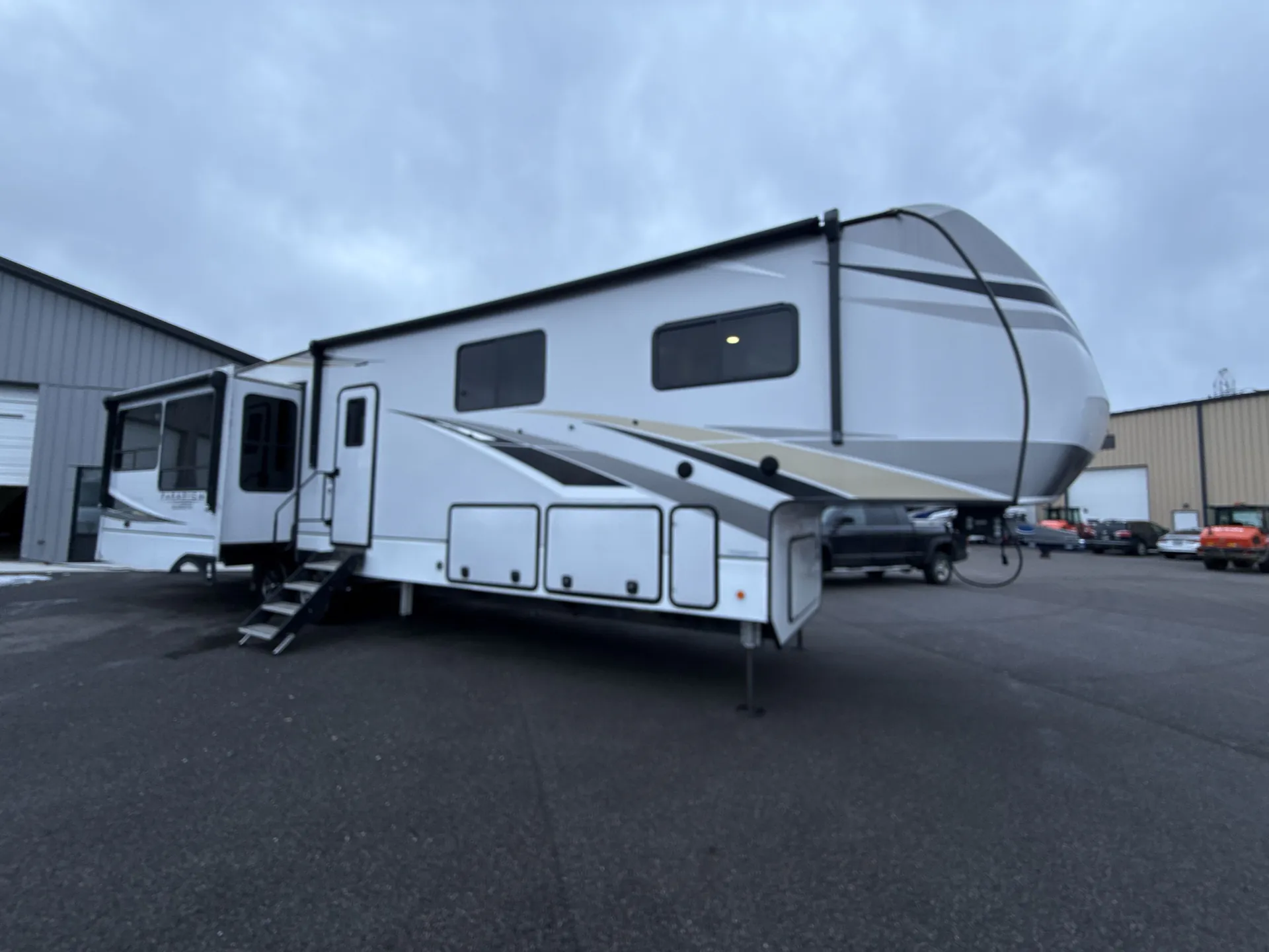 2022 Alliance RV Paradigm 390MP dealer photo 1 from Camping World
