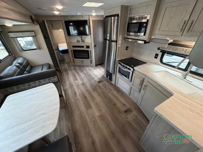 2023 Coachmen Catalina Legacy Edition 303QBCK - Photo 3