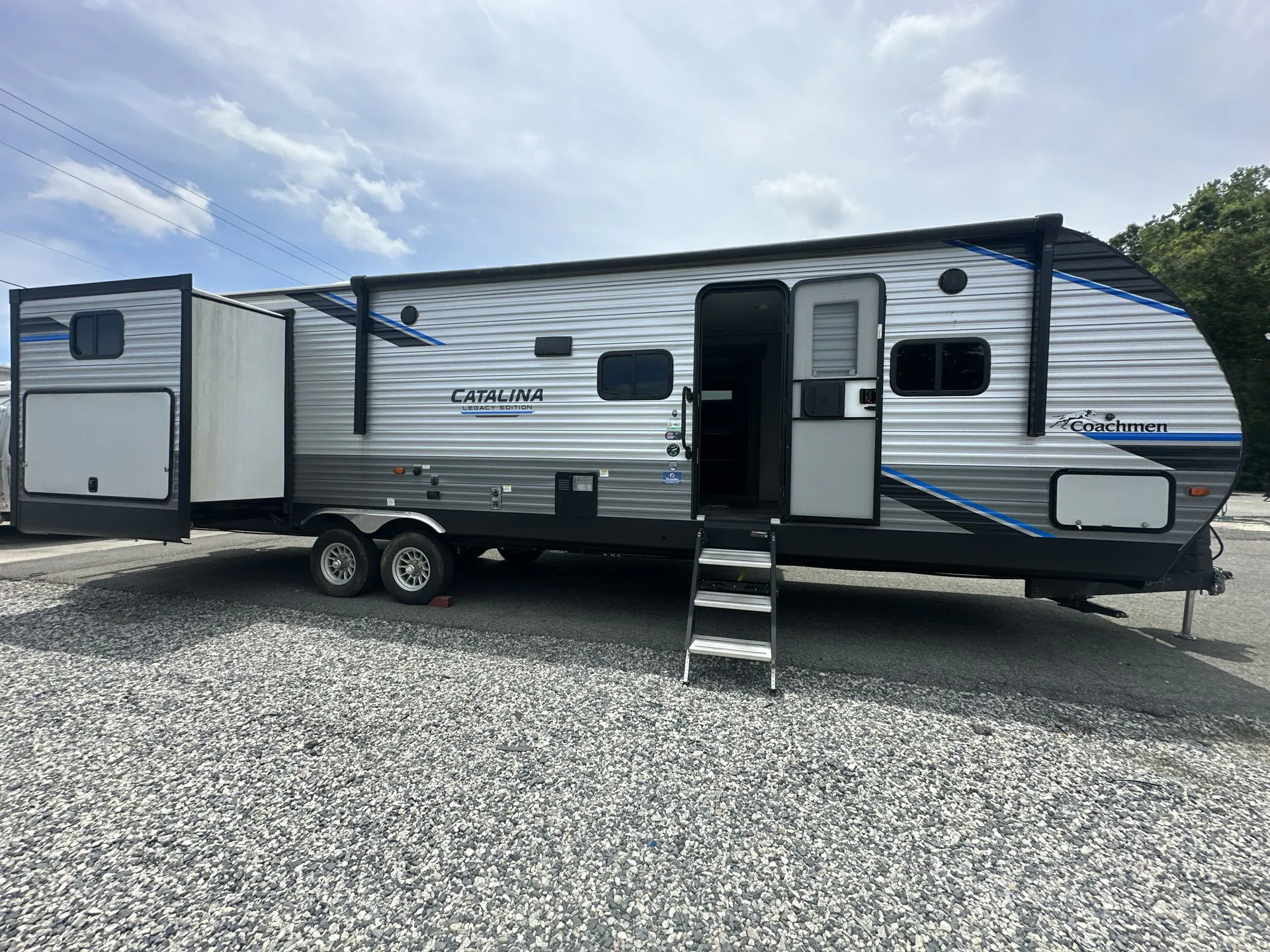 2022 Coachmen Catalina Legacy Edition 323QBTSCK - Photo 3