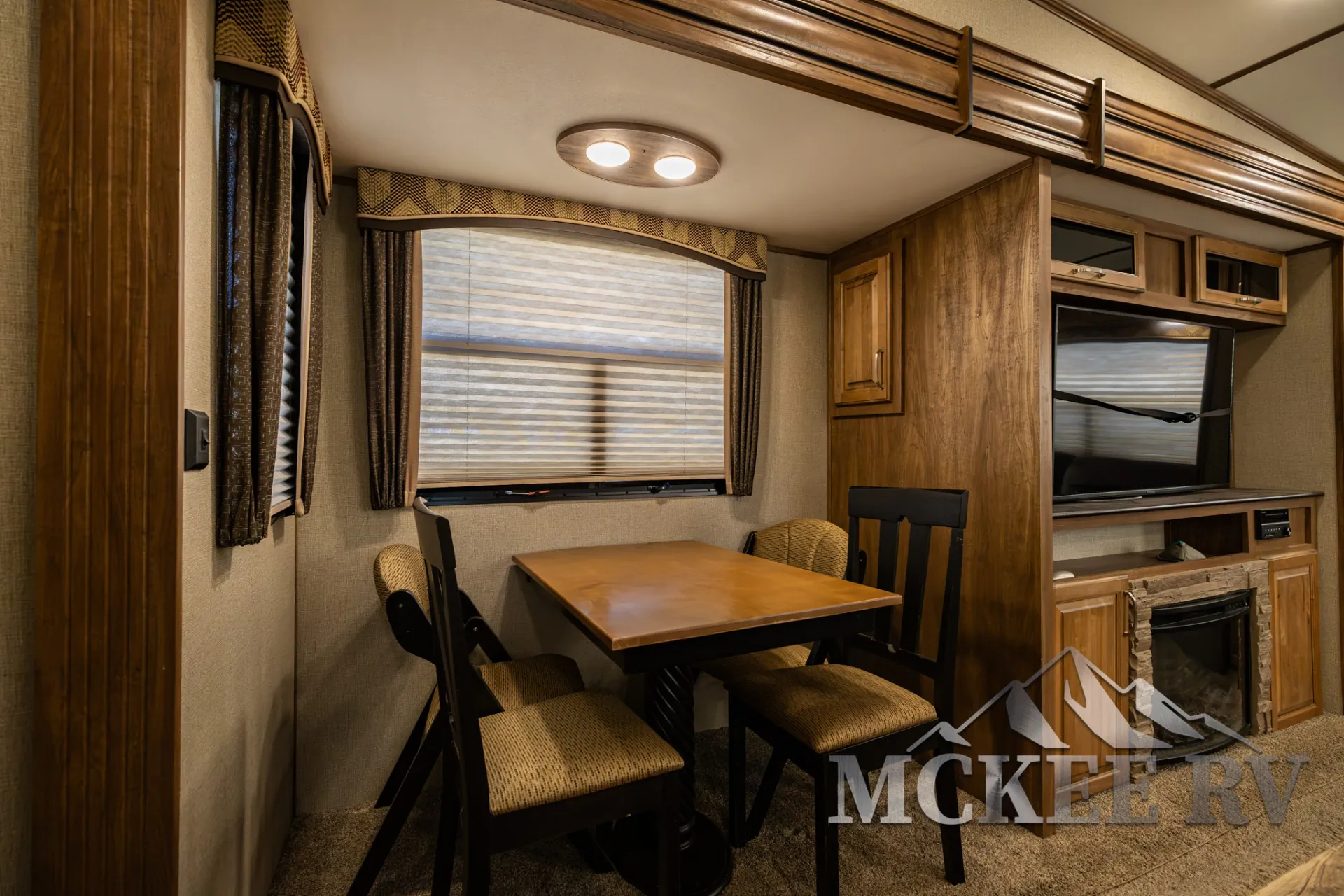 2018 Keystone Laredo 380MB - Photo 4
