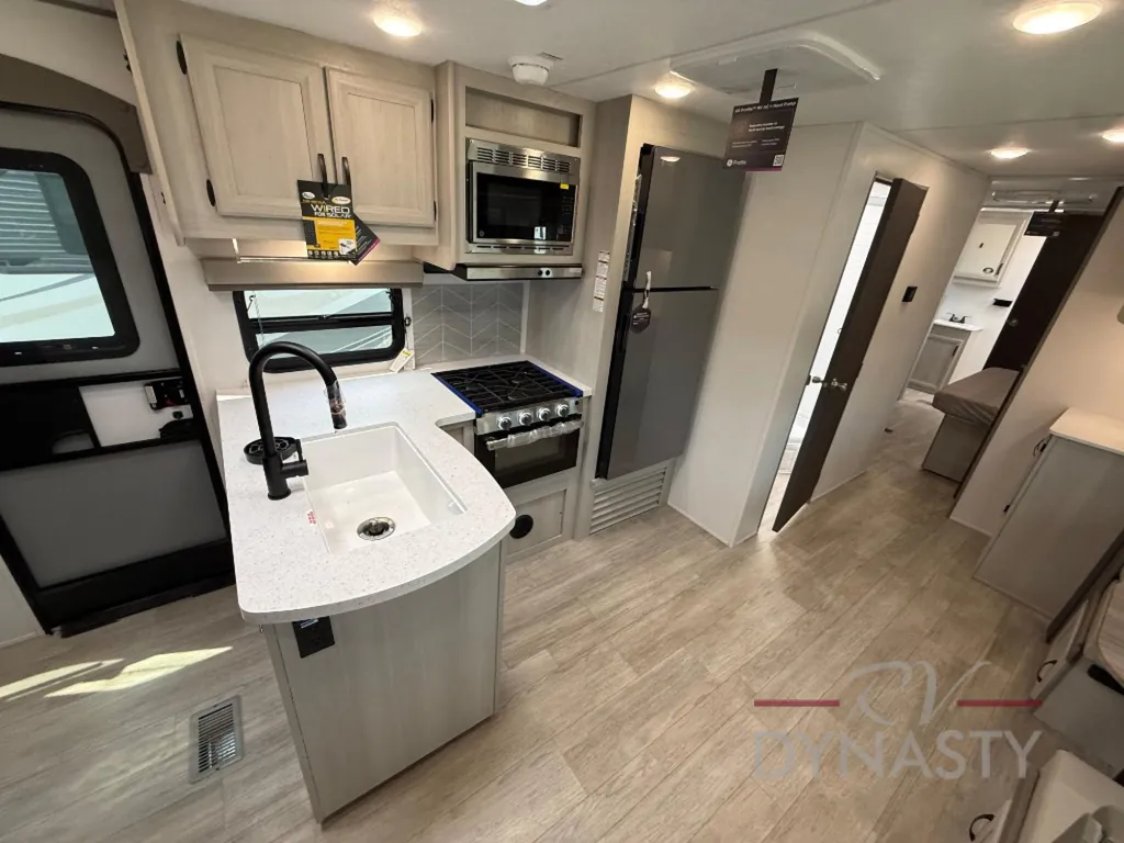 2027 Coachmen Catalina Legacy Edition 333DBDSCK, Photos photo 20