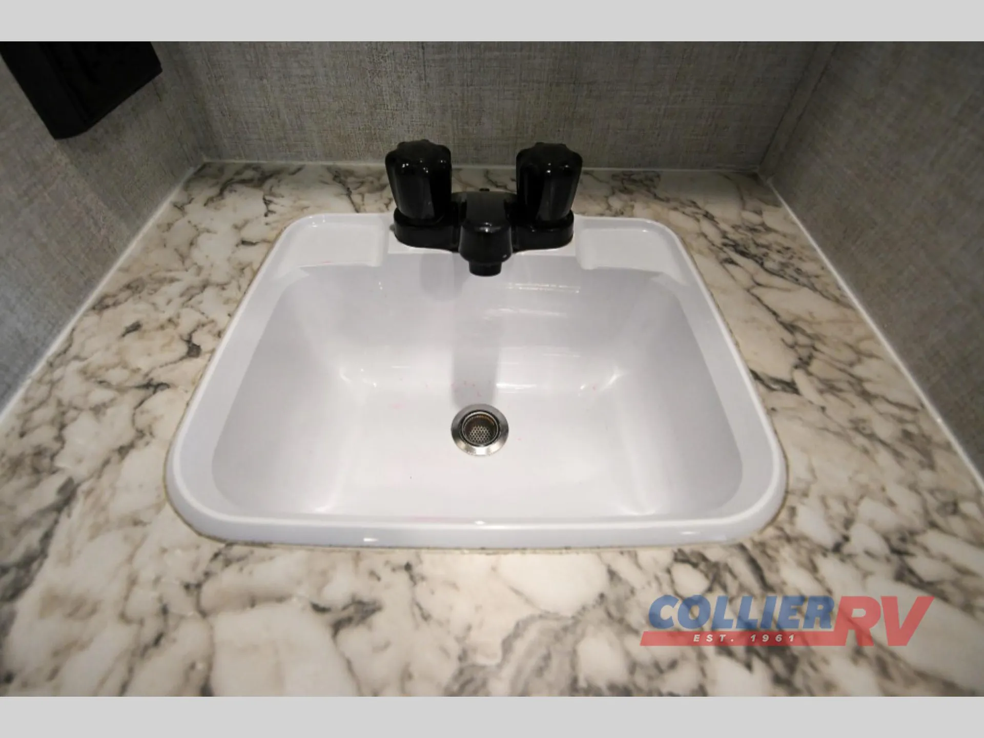 2021 Gulf Stream RV Conquest Special Edition Series 275FBG - Photo 3