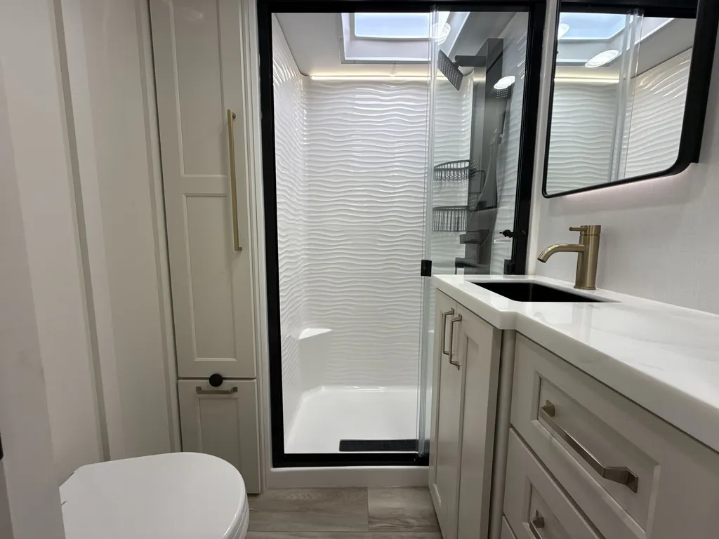 2027 Brinkley Model G 3970, Photos photo 27