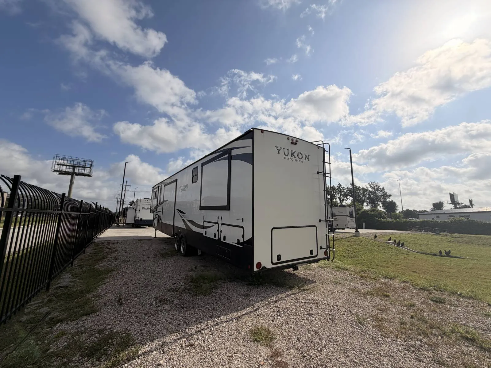 2022 Dutchmen Yukon 421FL - Photo 3