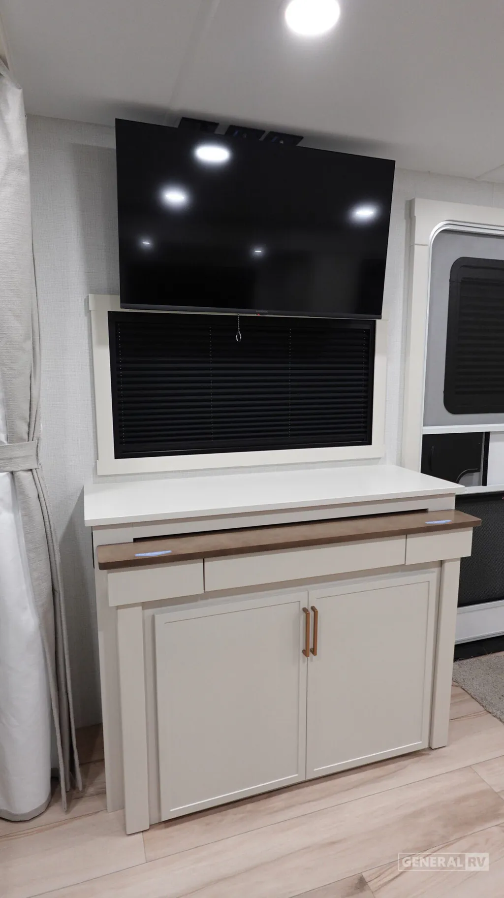 2026 Brinkley Model Ix 23X, Photos photo 11