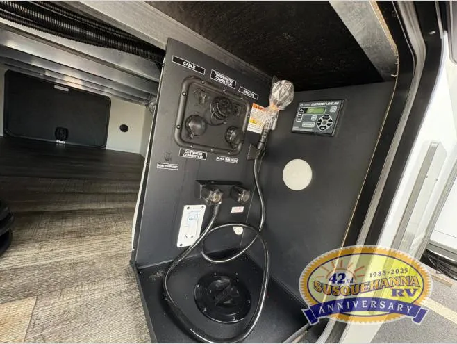 2025 Forest River Cherokee Arctic Wolf Suite 3950 SUITE - Photo 3