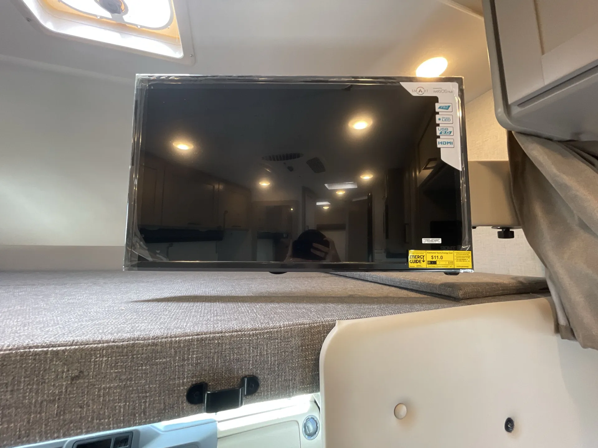 2026 Thor Motor Coach Coleman 22EZ — living area main