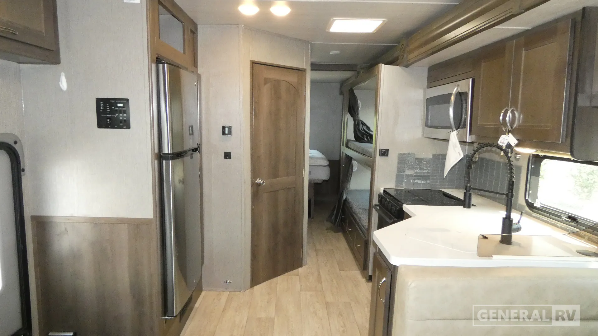 2023 Nexus Rebel 35R - Photo 3