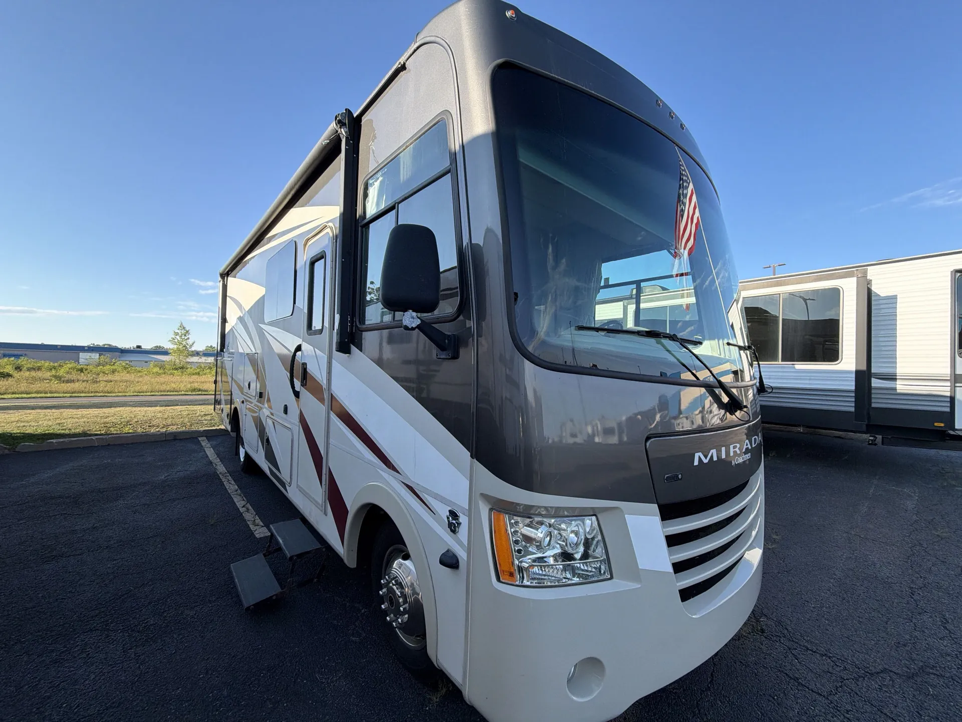 2020 Coachmen Mirada 29FW - Photo 2