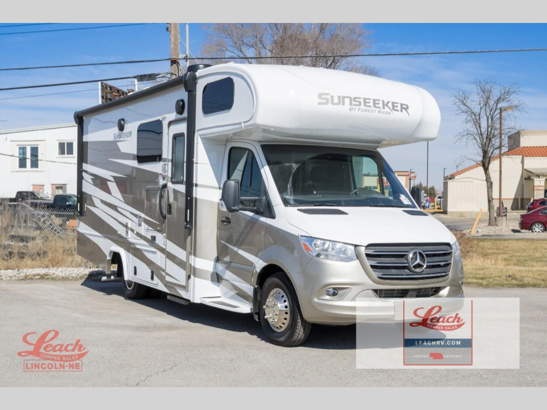 2024 Forest River Sunseeker MBS 2400DSB - Photo 2