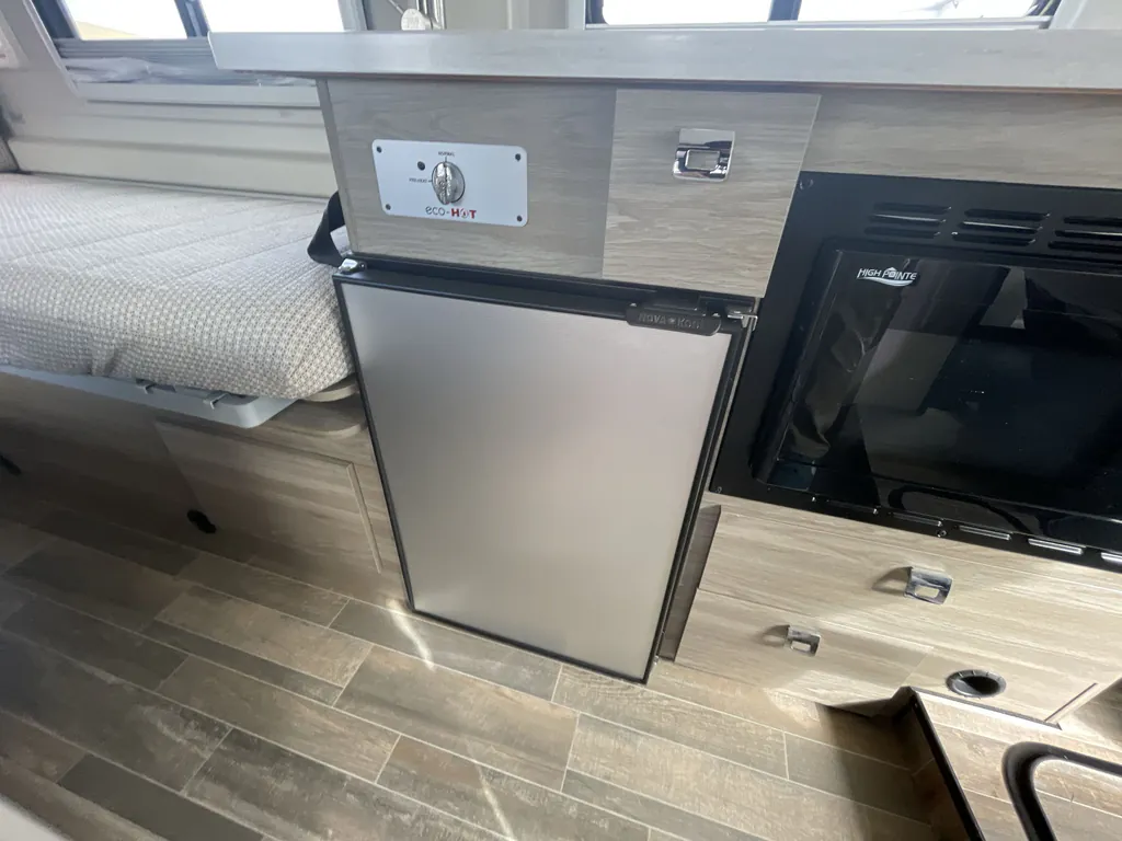 2022 Winnebago Travato 59KL, Photos photo 8