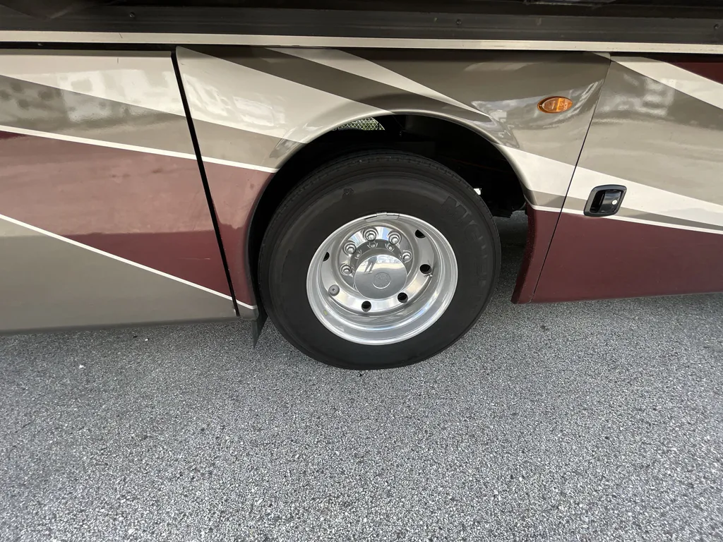 2023 Thor Motor Coach Challenger 35MQ, Photos photo 25