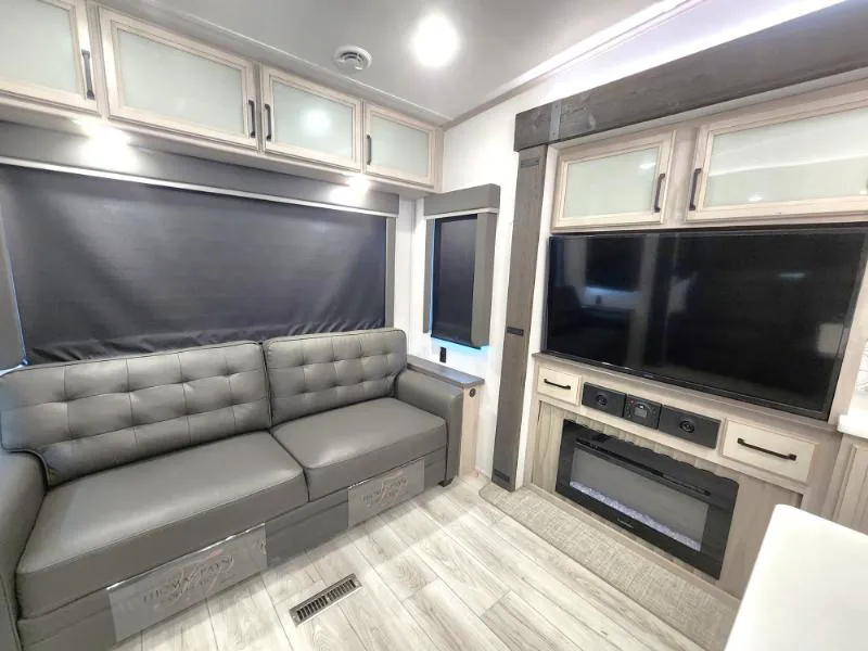 2024 Keystone Montana High Country 385BR, Photos photo 10