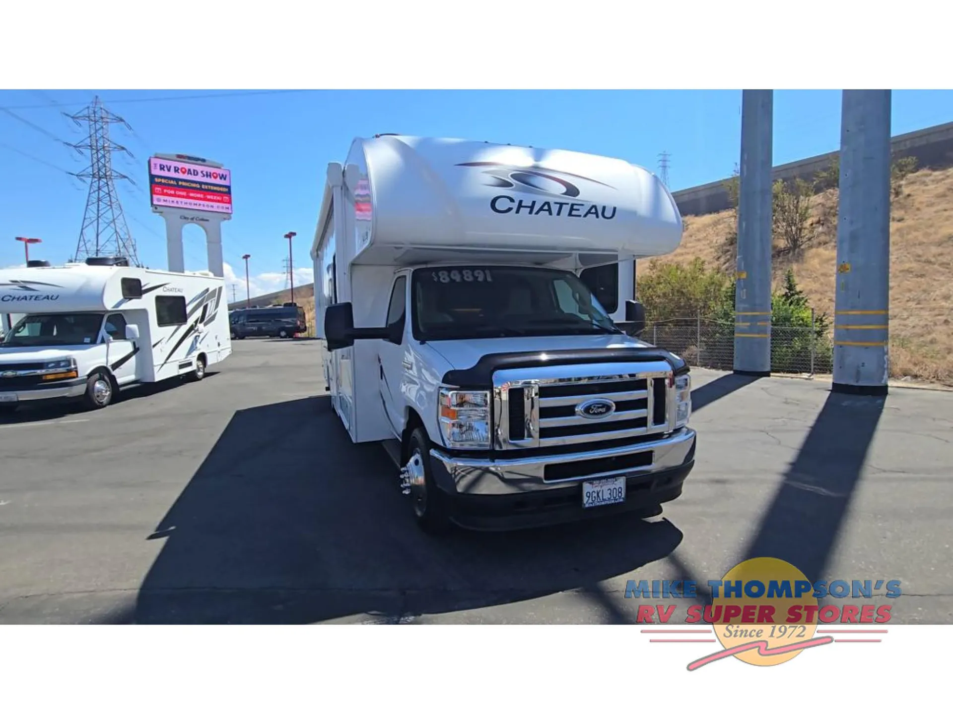 2023 Thor Motor Coach Chateau 27R - Photo 3
