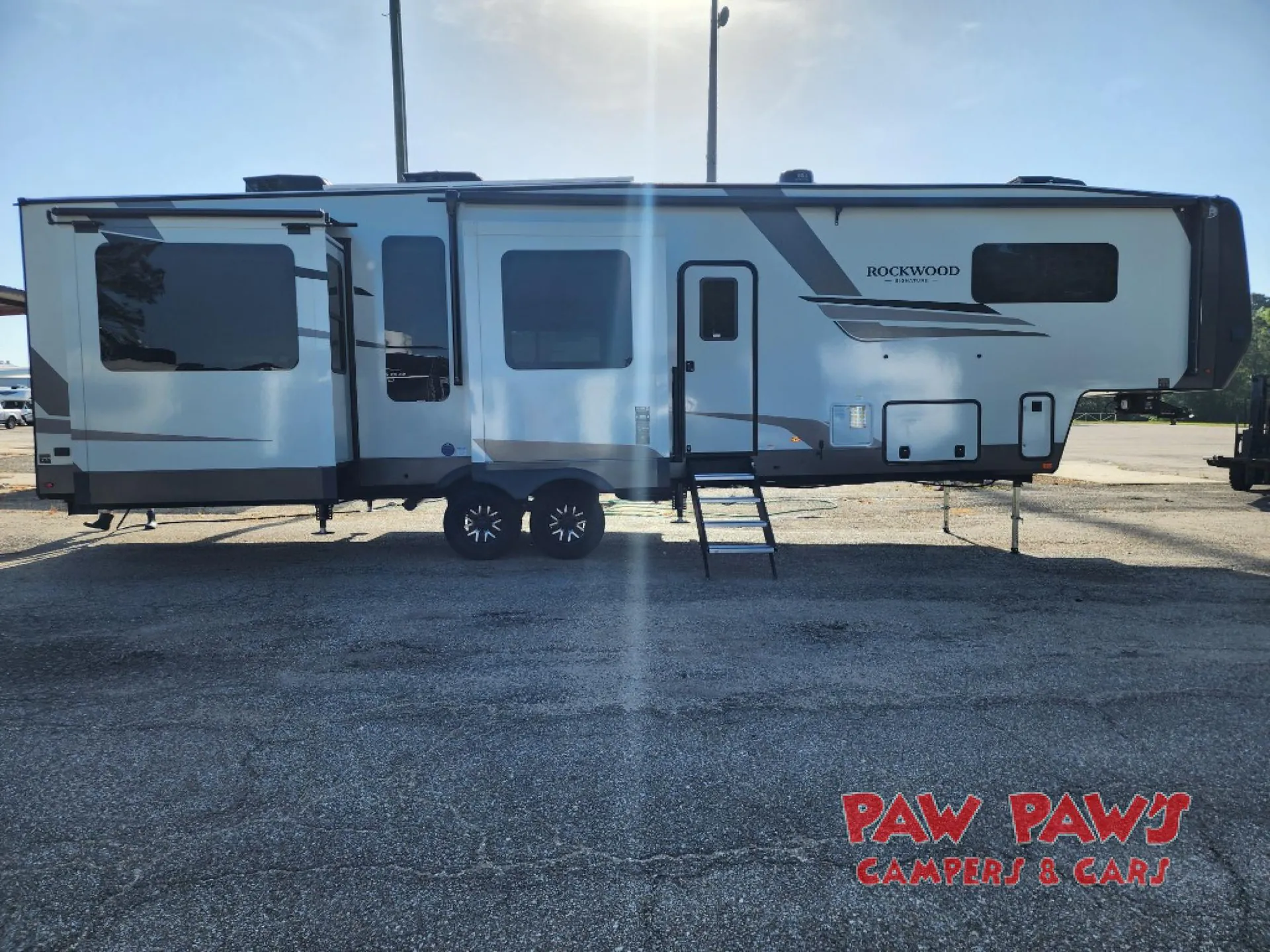 2026 Forest River Rockwood Signature 404SRK - Photo 3