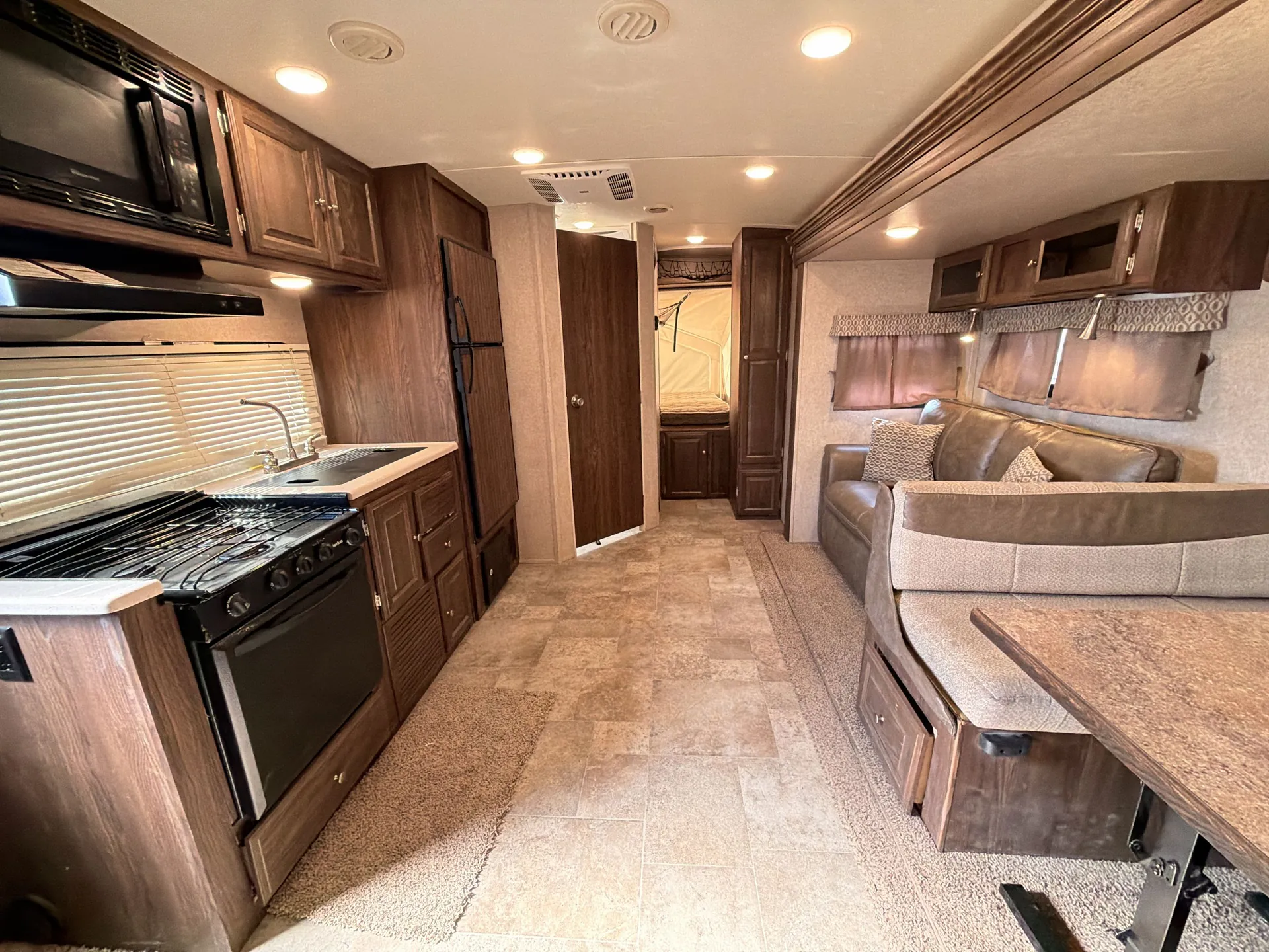 2017 Forest River Flagstaff Shamrock 21SSL — living area main