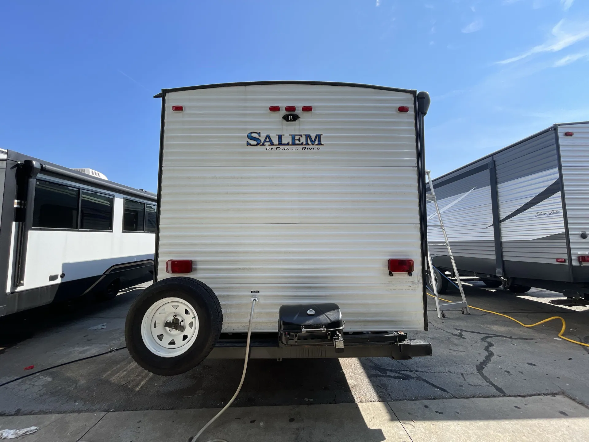2019 Forest River Salem 27DBK — backside