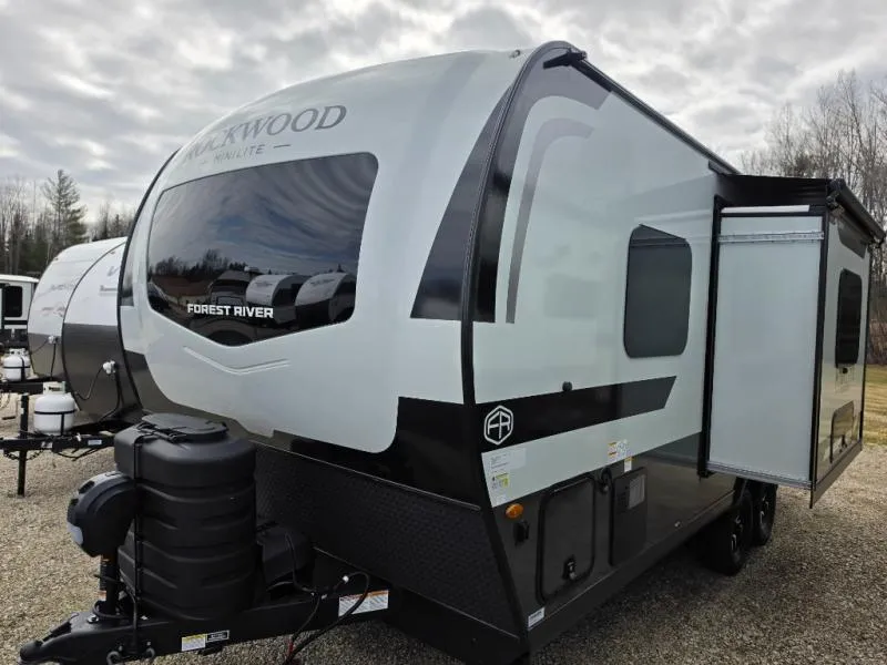 2026 Forest River Rockwood Mini Lite 2109S - Photo 3