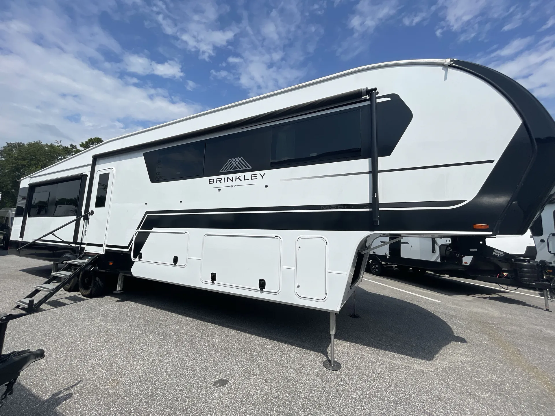 2024 Brinkley Model Z 3610 — campside