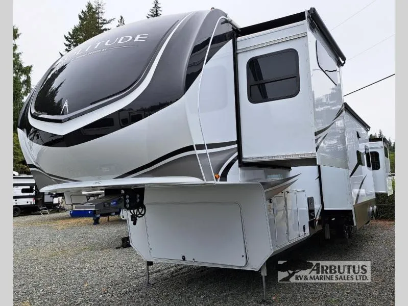 2025 Grand Design Solitude 391DL - Photo 3