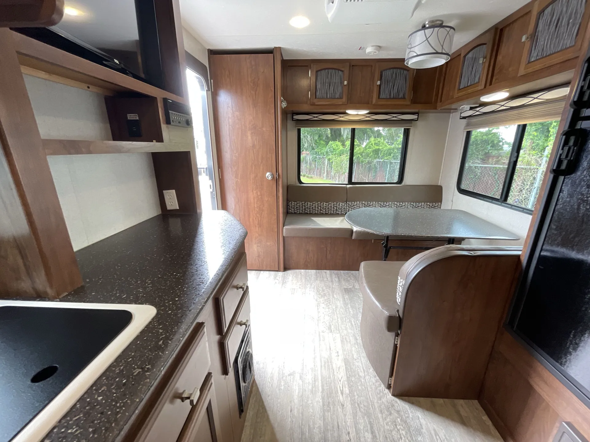 2017 Coachmen Freedom Express Ultra Lite 204 RD - Photo 4