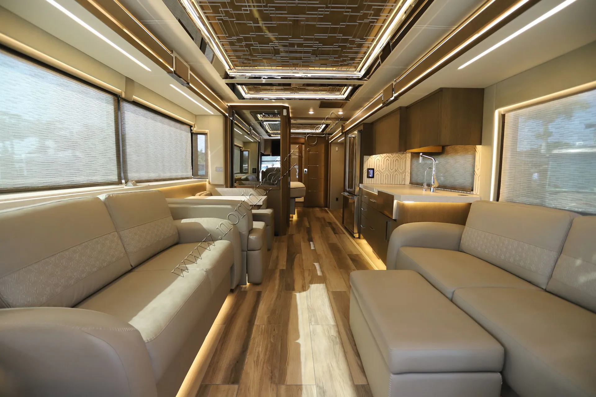 2023 Newmar King Aire 4521 - Photo 4