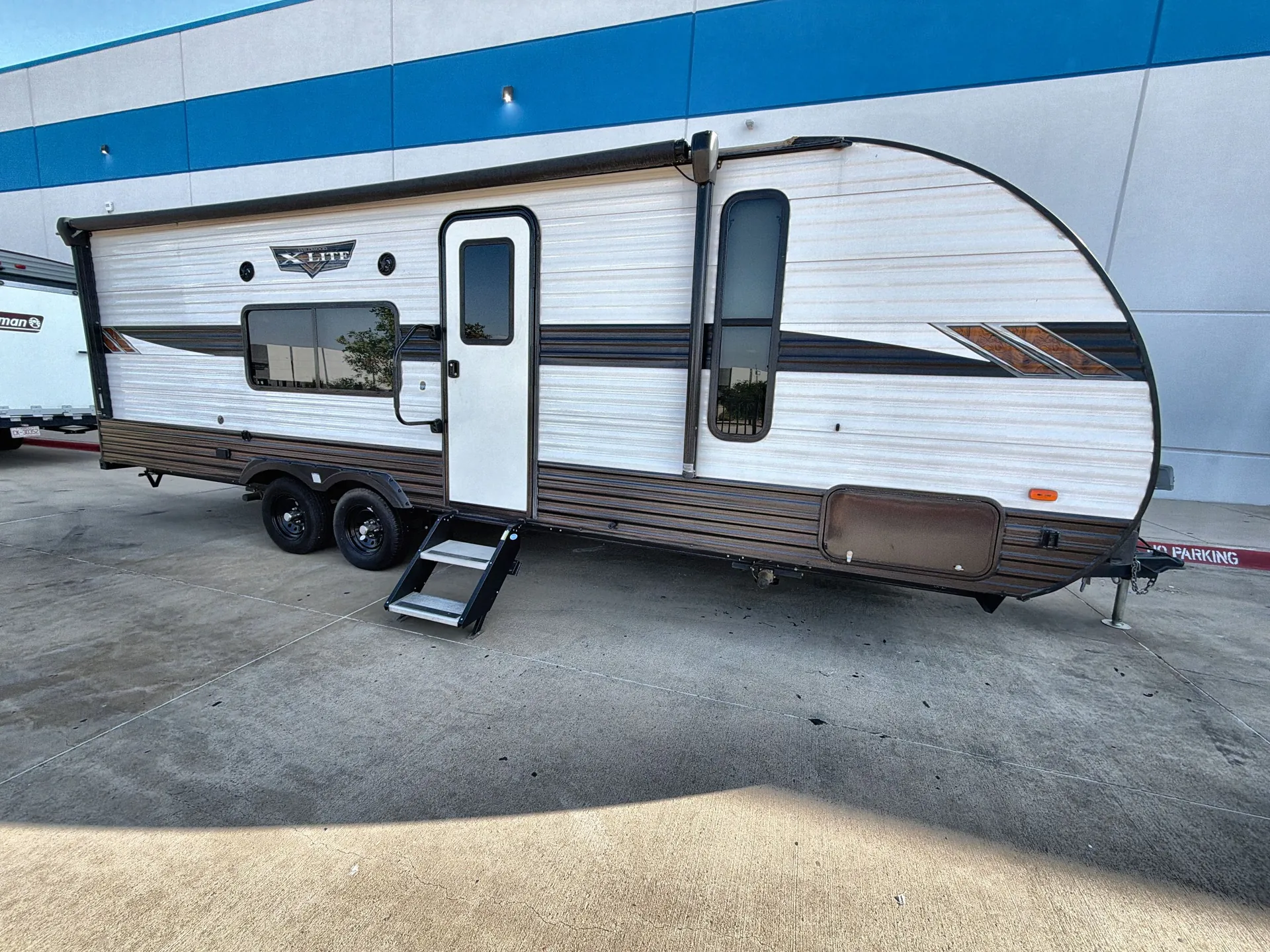 2023 Forest River Wildwood X-Lite 261BHXL — campside