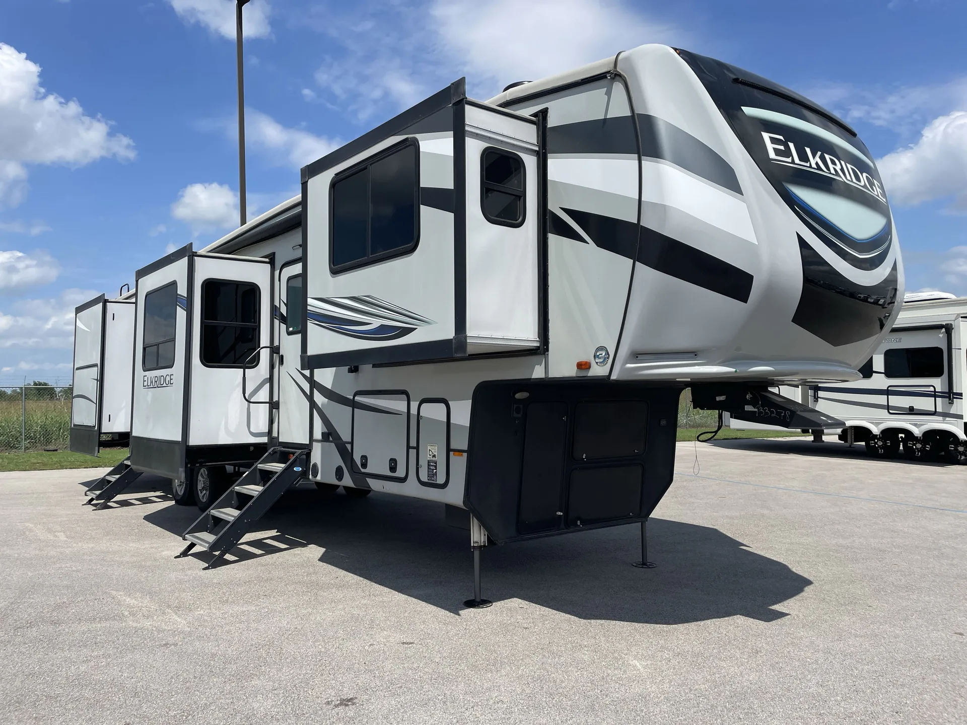2020 Heartland Elkridge 38FLIK - Photo 2