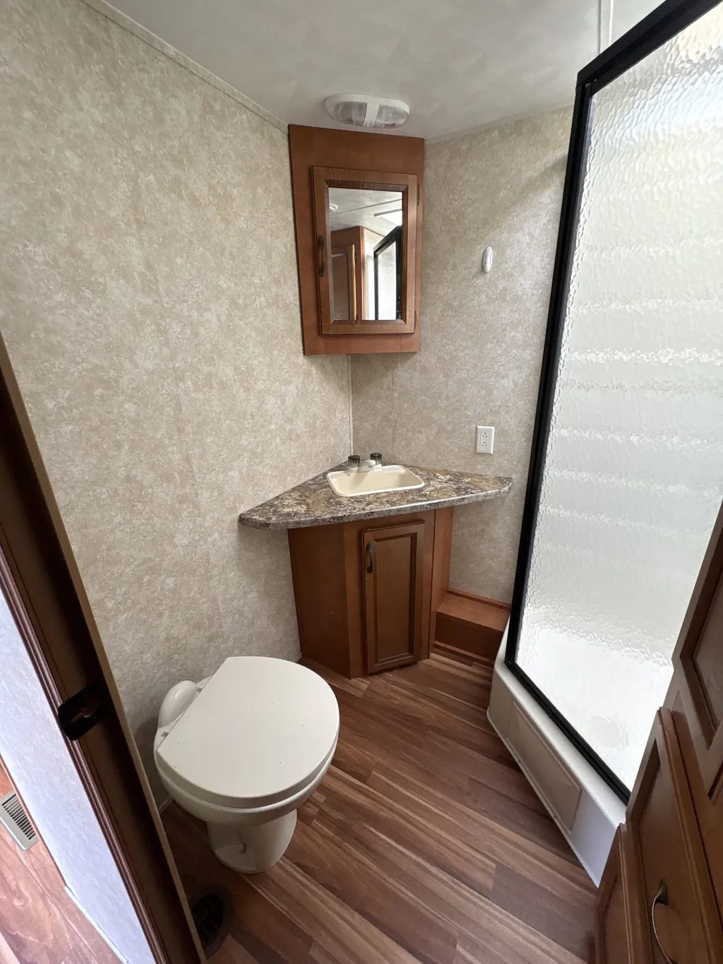 2014 Gulf Stream Conquest 295SBW, Photos photo 18