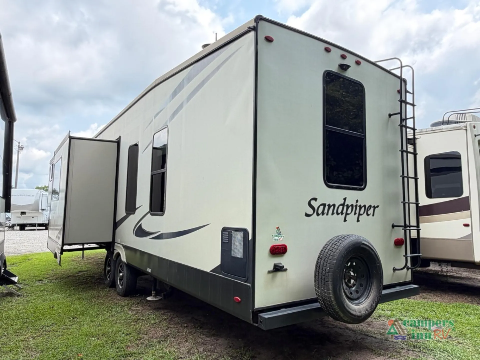 2020 Forest River Sandpiper C-Class 3550FL — Photo 5