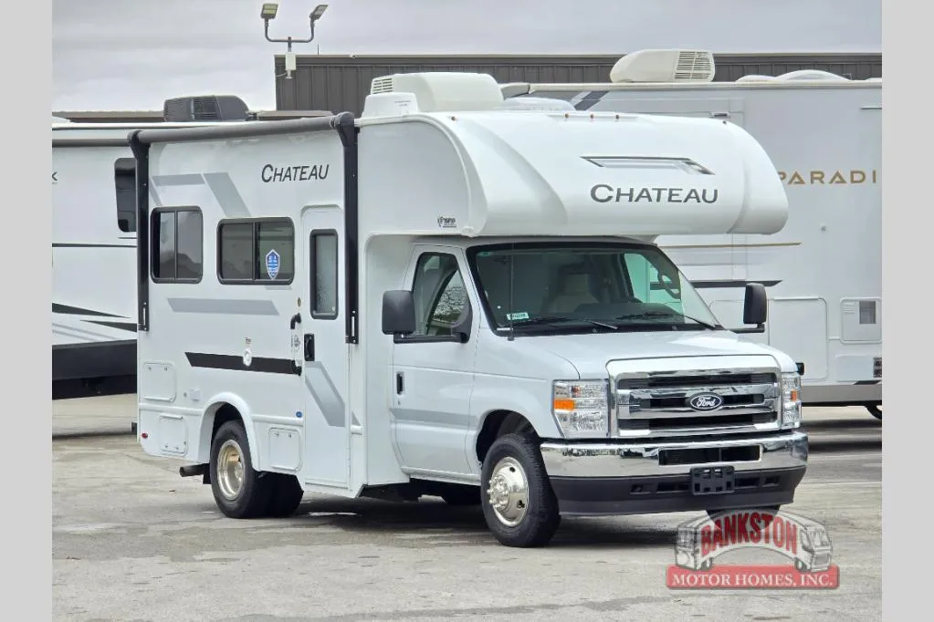 2026 Thor Motor Coach Chateau 19Z - Photo 2